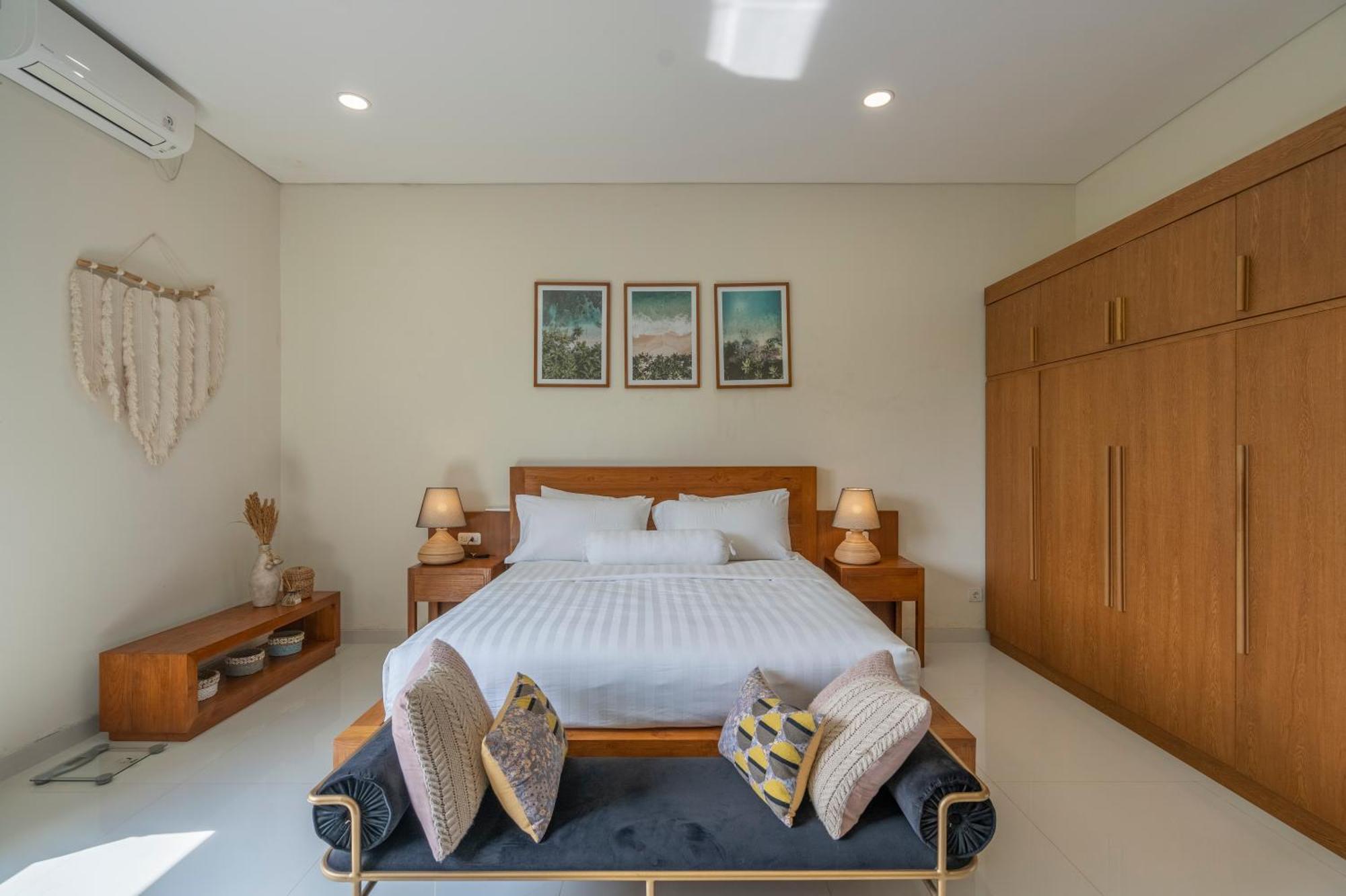 Days Bali Villa *